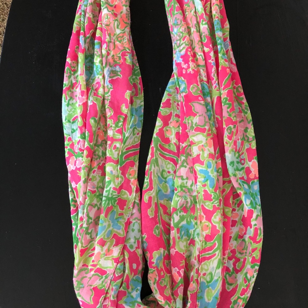 Lilly Pulitzer Infinity Loop - Picture 3 of 5